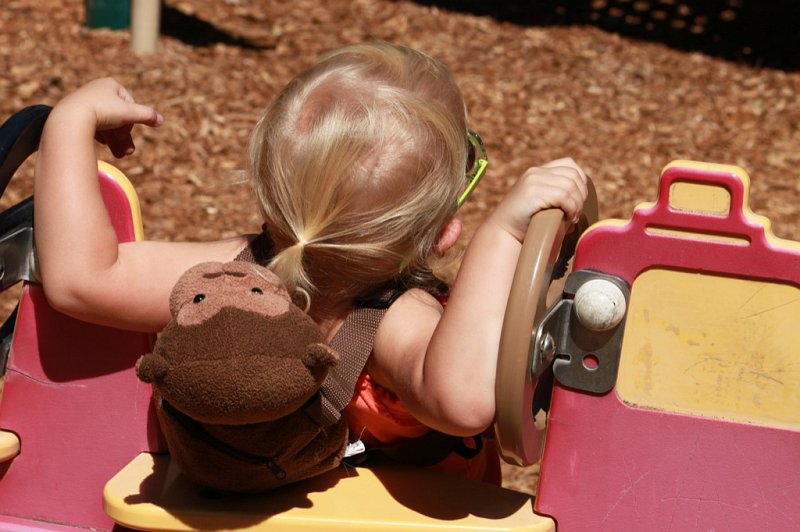 IMG_0684.JPG - Her first pony tail!