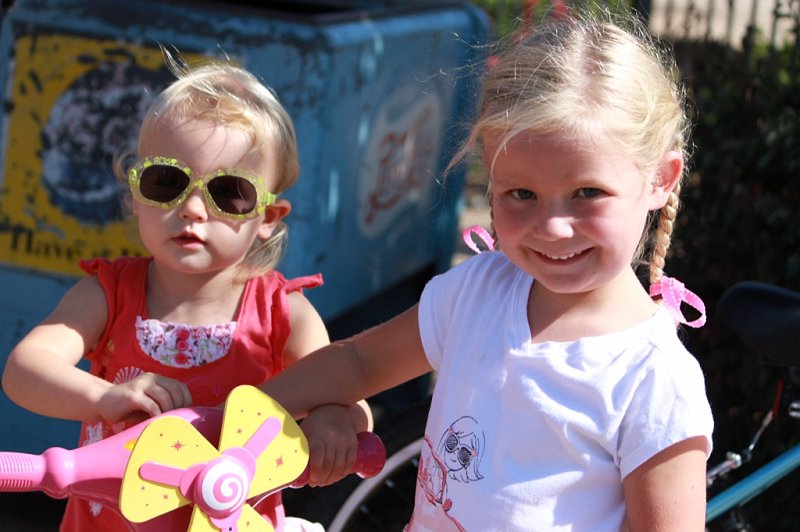 IMG_1047.JPG - Playing with Cheyenne