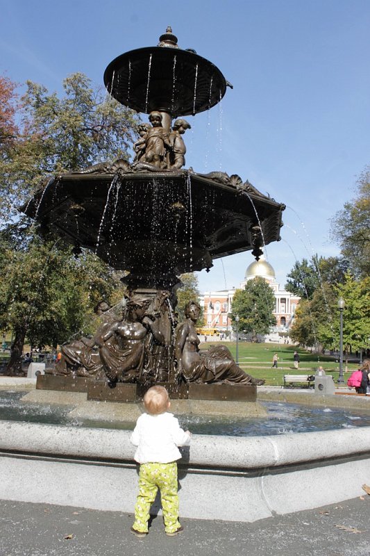 IMG_3632.jpg - Camille at the fountain in Boston Common