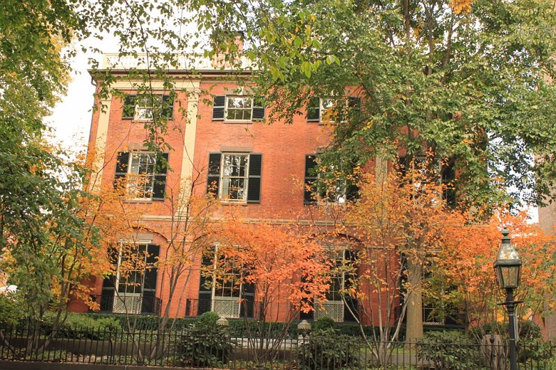 IMG_3654.jpg - 85 Mt. Vernon- home to Harrison Gray Otis, a businessman, lawyer, and politician, becoming one of the most important leaders of the United States' first political party, the Federalists. One of the wealthiest men of Boston during his time.  He was the 3rd mayor of Boston, 1829-1832.  He had three mansions built all by Charles Bulfinch.