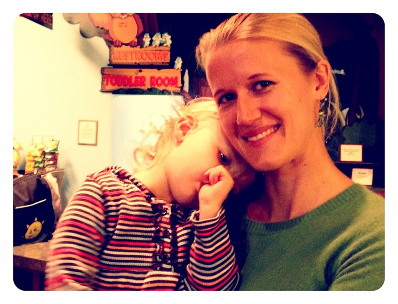 IMG_0309.JPG - Camera+ recipe?? effect: Cross Process? border: Round White