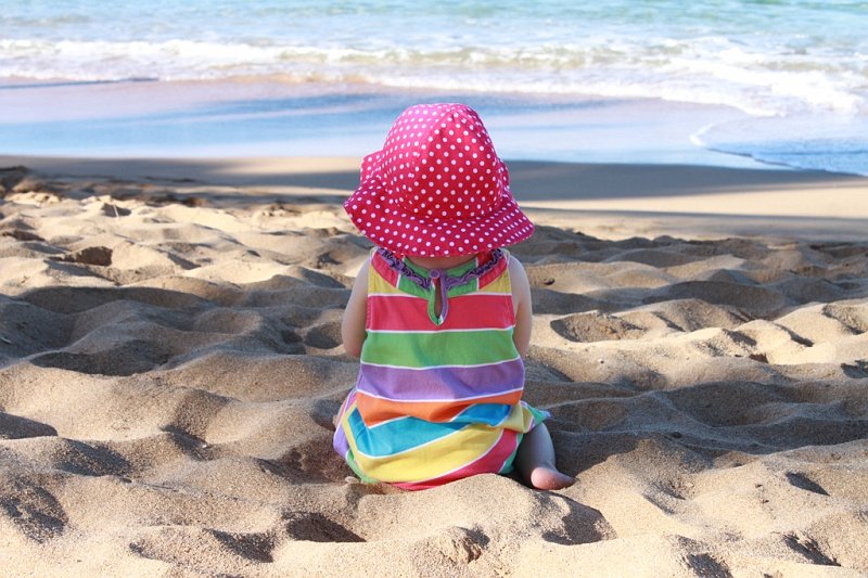 IMG_3988.jpg - Watching the waves crash.  First time in Hawaii!!