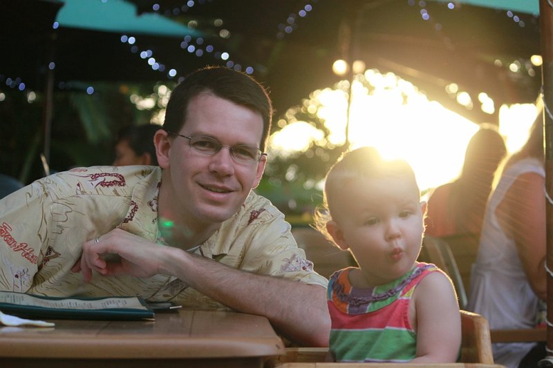 IMG_4051.jpg - What is she looking at?