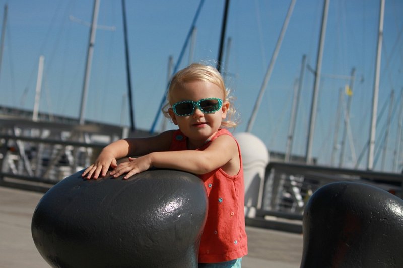 IMG_0983.JPG - Hanging out at the marina