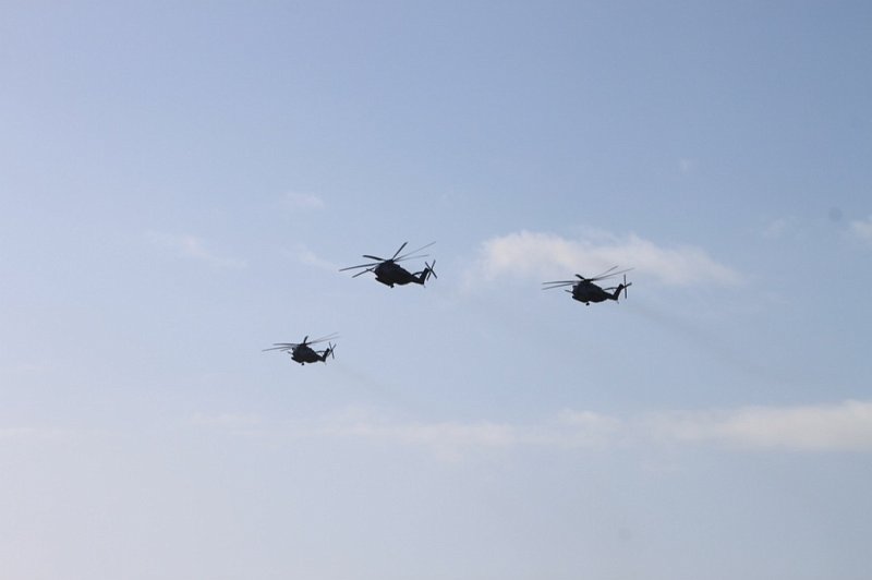 IMG_1100.JPG - Practicing for Fleet Week