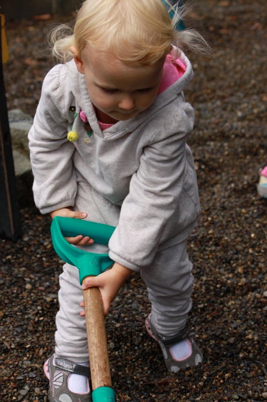 IMG_1121.jpg - Digging