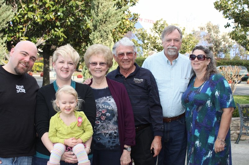 IMG_2958.JPG - Jason, Tam, Camille, Aunt Shirley, Ted, Brad, Jennifer