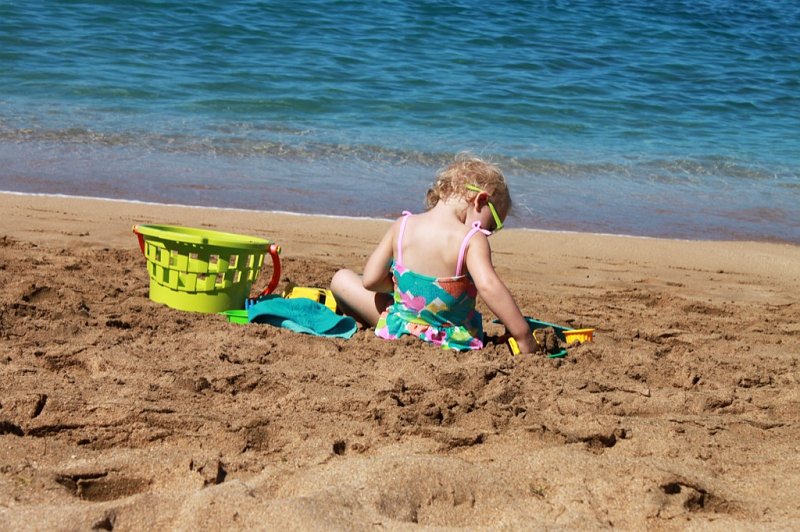 IMG_1429.JPG - Beach play