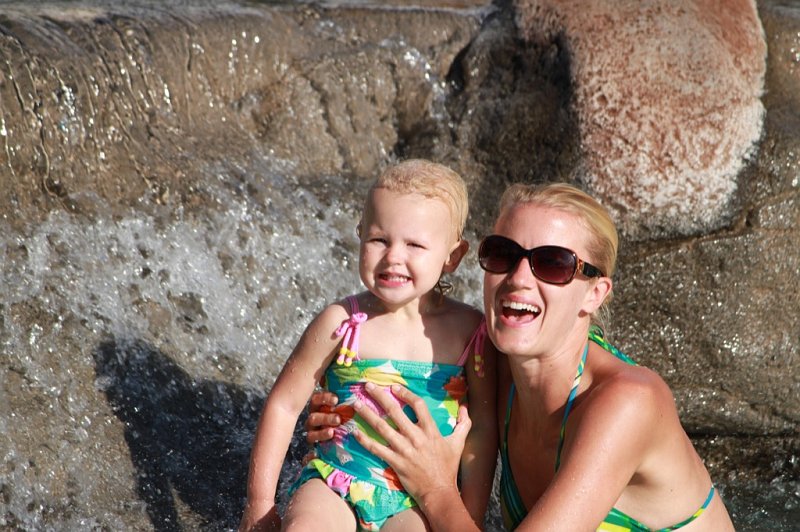 IMG_1572.JPG - Back at the kiddie pool