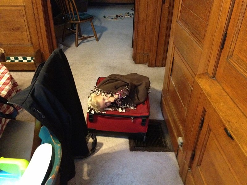 IMG_0335.JPG - Getting packed up to go home