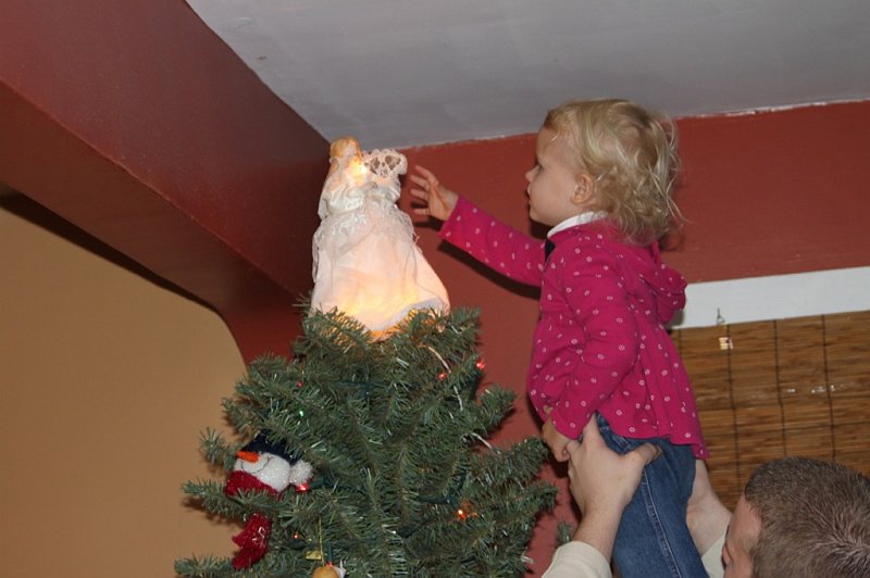 IMG_2315.JPG - Angel on top!